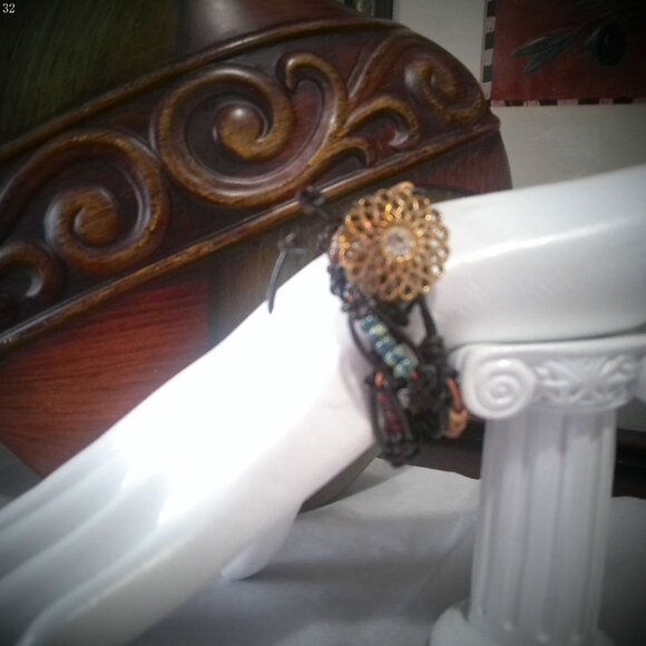 TRIPLE WRAP HITCH Black Leather Bracelet with Tan, Red & Blue Beads Size 7" - Picture 1 of 4